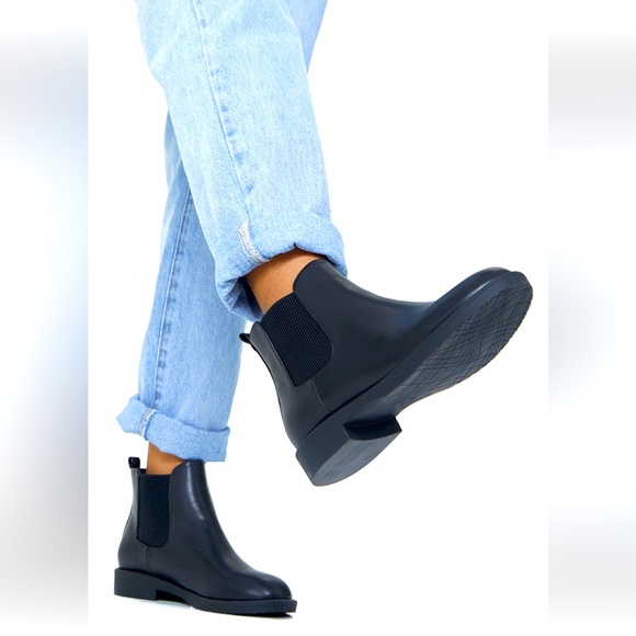 PrettyLittleThing Shoes - Pretty Little Thing Faux Leather Chelsea Boots
